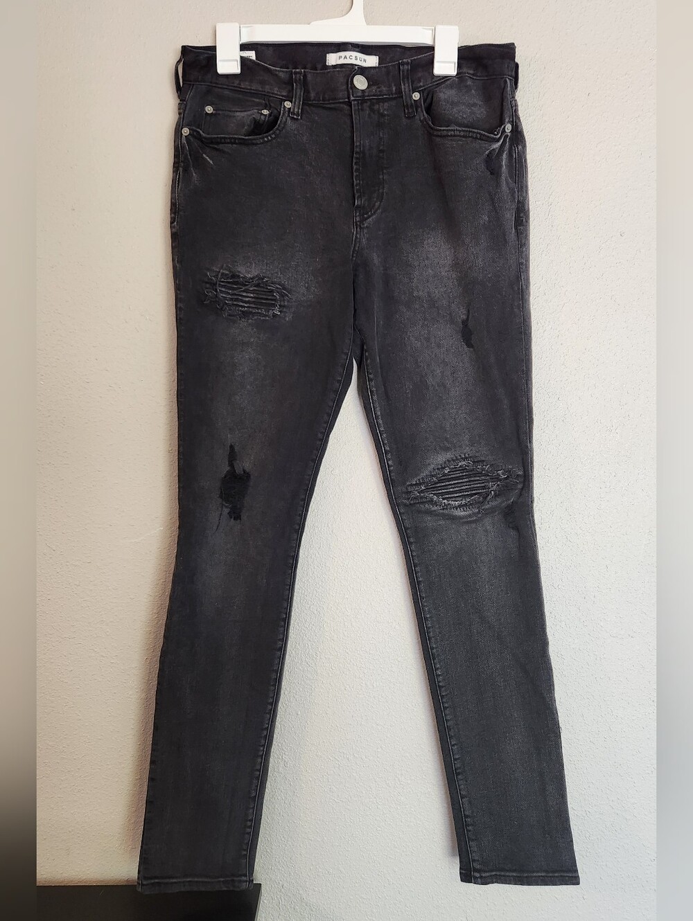 Men's 32 x 32 PacSun Distressed Black Stacked Skinny Jeans